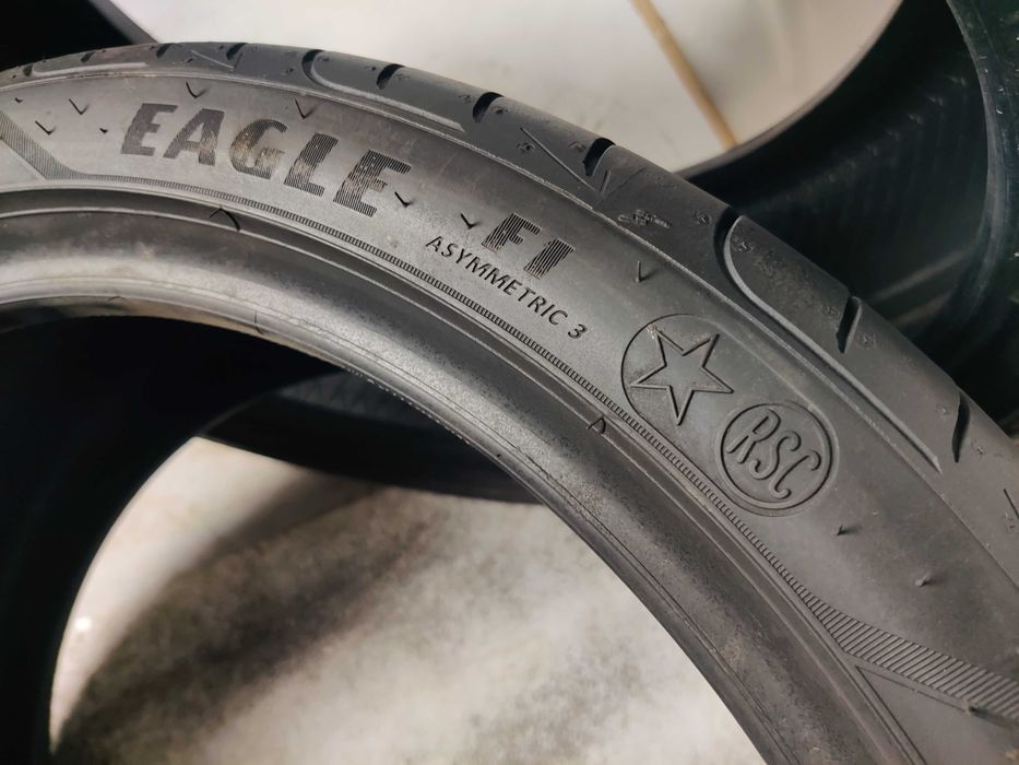 Шини 2шт літні r19 255 35 GoodYear RunFlat в ідеалі на BMW