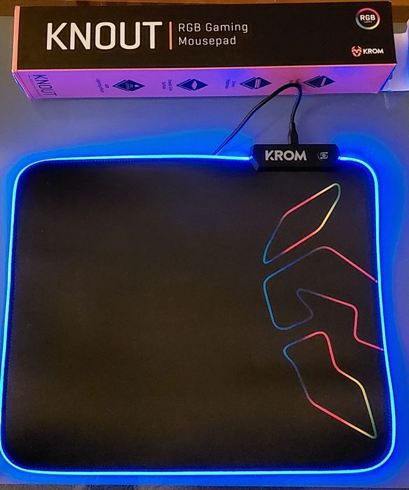 Tapete Novo de rato  luminoso KNOUT