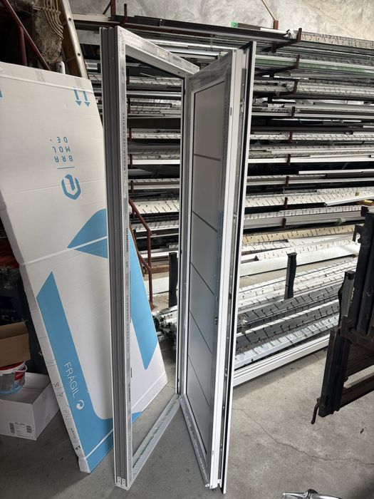 Porta com painel PVC 72