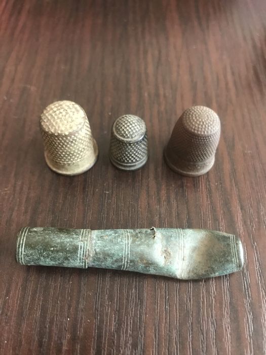 Напёрсток и игольница старинные