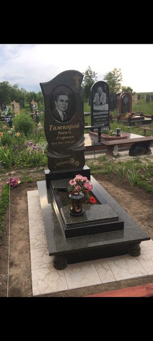 Пам'ятники з граніту