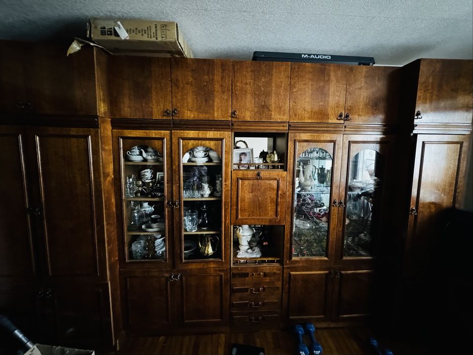 продам стінку у вітальню