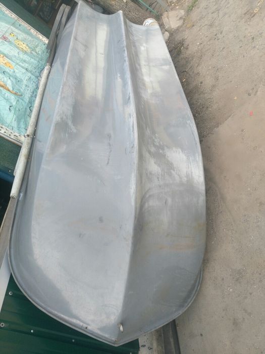 Лодка пластиковая,