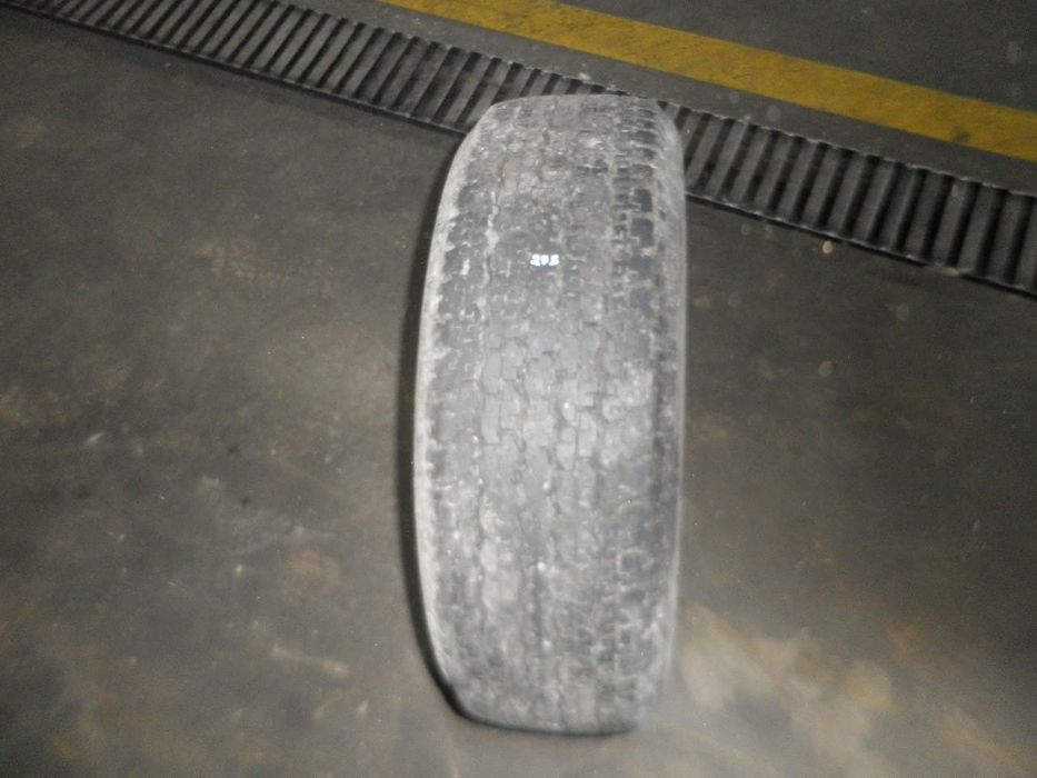 Pneu suplente NISSAN X-Trail (T30)