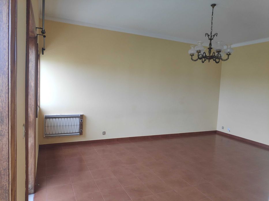 Apartamento T3 para arrendar - Centro de Pardilhó (Estarreja)