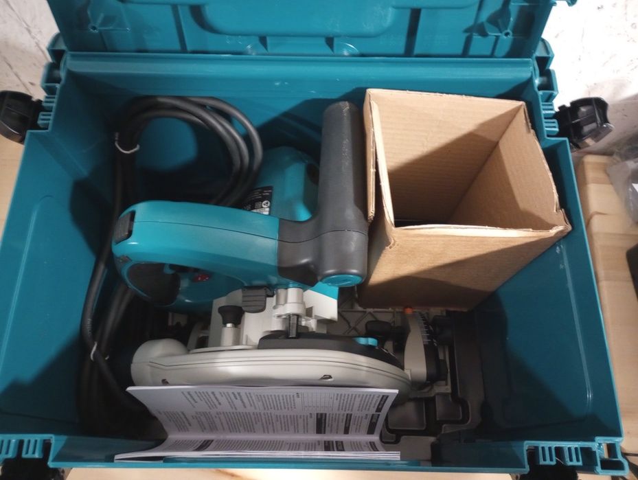 Занурювальна дискова пила Makita SP6000J