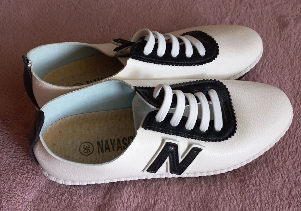 Жіночі, нові, туфлі-кросівкі бренду New Balance.