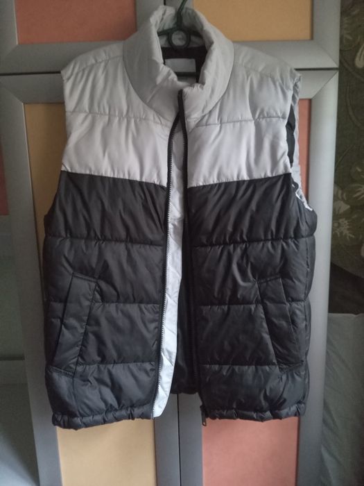 Супермодная мужская  безрукавка