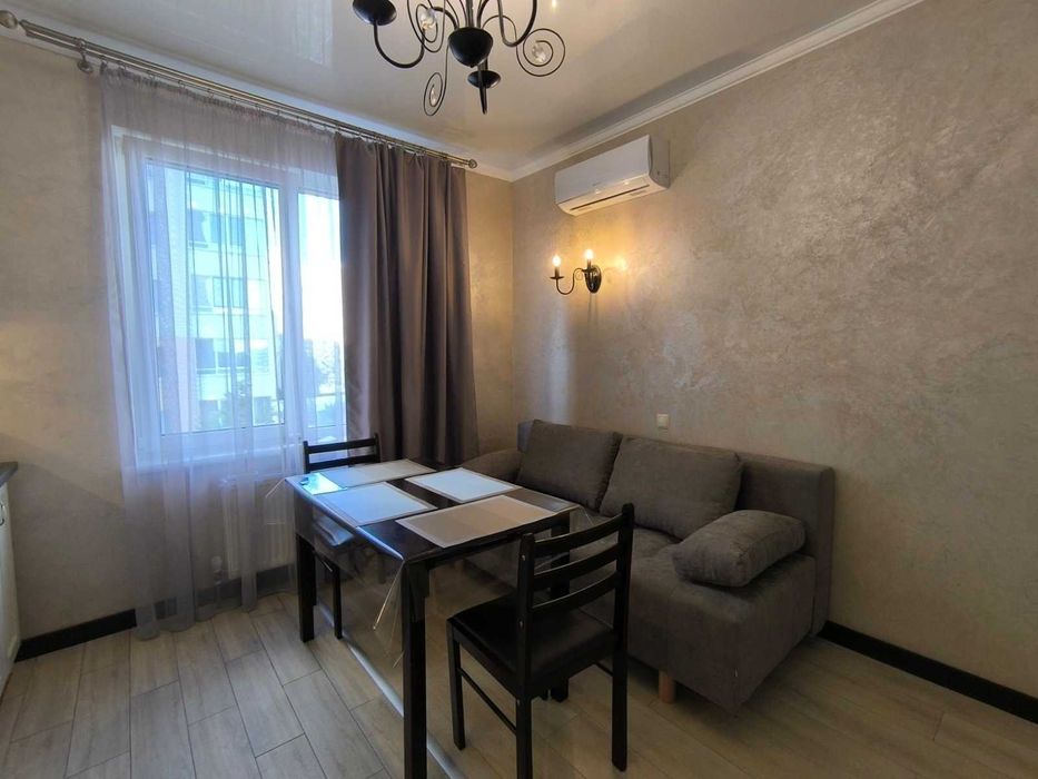 Посуточно свободна  своя новая евродвушка  ЖК Радужный 2+2