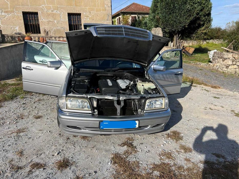 Mercedes-Benz 220