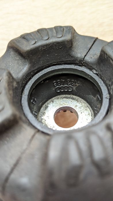 Опора амортизатора Audi A4 b7/Seat 8E0412377C Оригинал