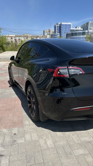 Tesla Model Y Long Range Dual Motor