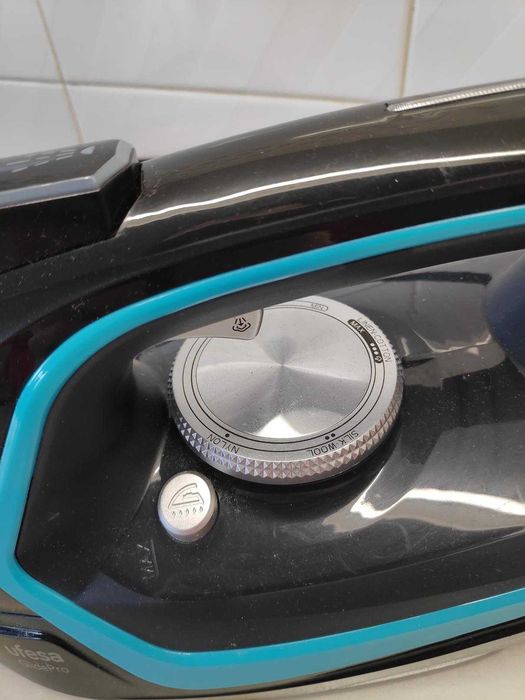 Ferro a Vapor Ufesa Glide Pro (2600W)