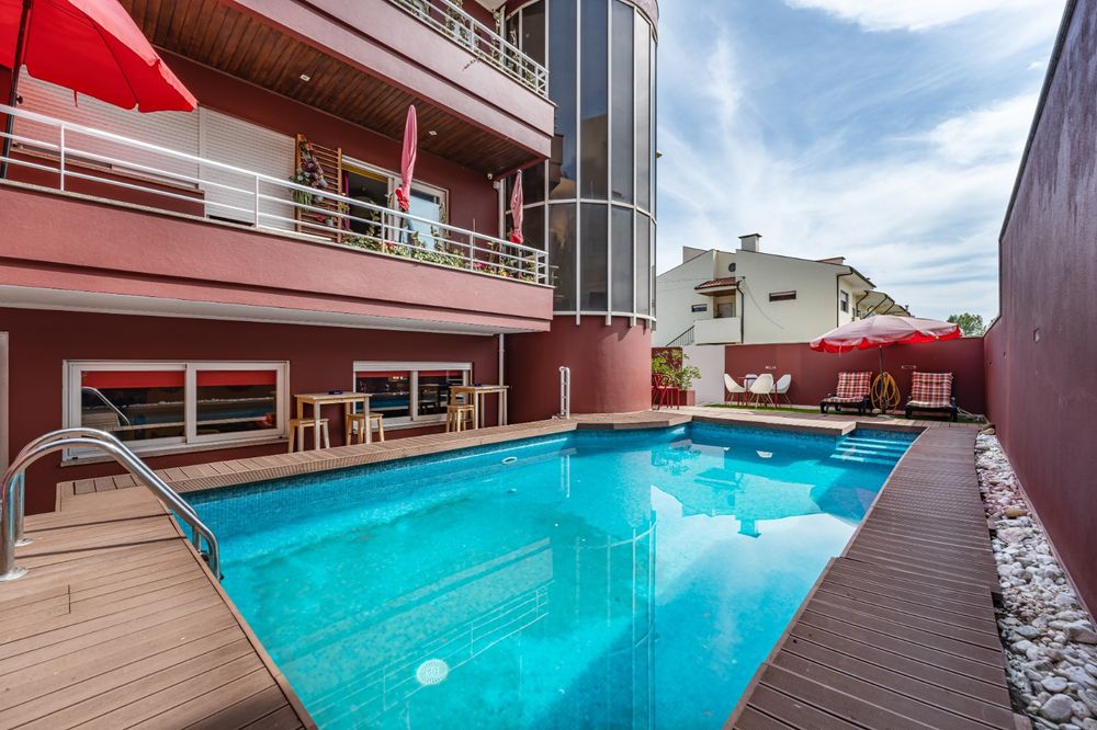 Moradia V4 3Frt 4 Pisos c/ Piscina Centro Leça da Palmeira