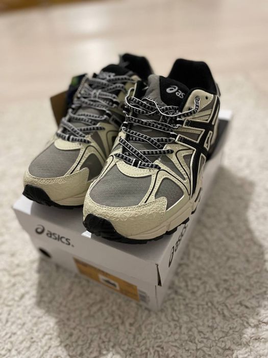 Кросівки фірми Asics .Розмір 43 Goretex: 3 200 грн. - Кросівки для