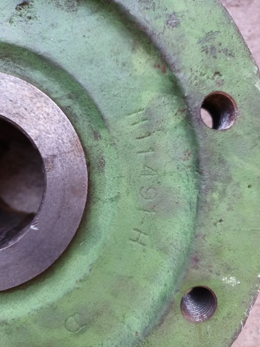 Piasta koła John Deere 330,430 oryginał