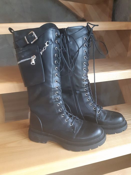 Buty 39 zamek czarne  sznurowadła ala wojskowe trapery do sukienki i s