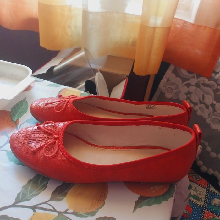 Гарні туфельки на дівчинку