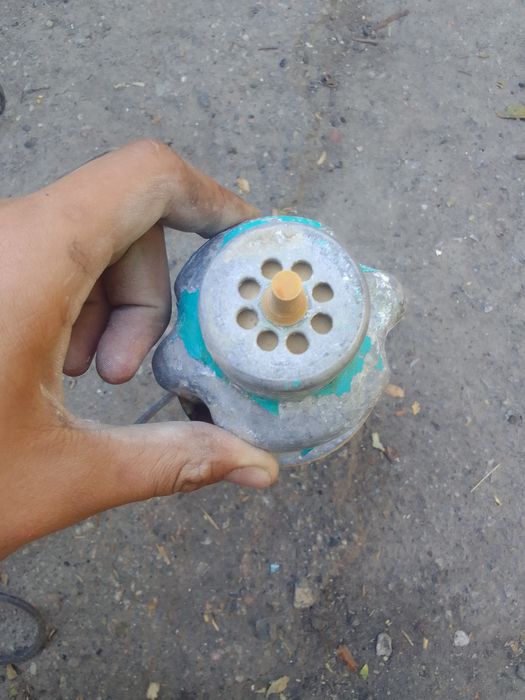 Вибрационный насос в хорошем состоянии. На смс не отвичаю