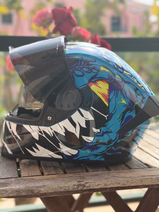 Vendo capacete com intercomunicador
