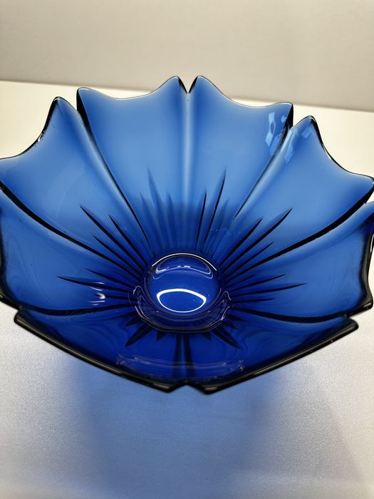 Misa w kształcie kwiatu.        PRL