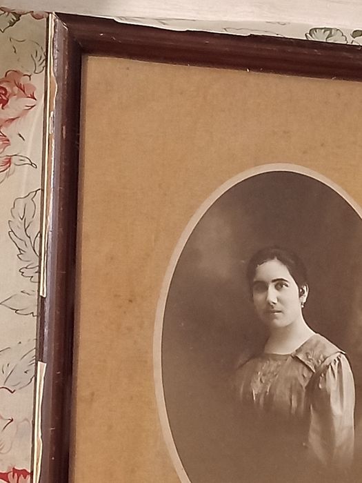 Fotos antiga a preto e branco já emolduradas