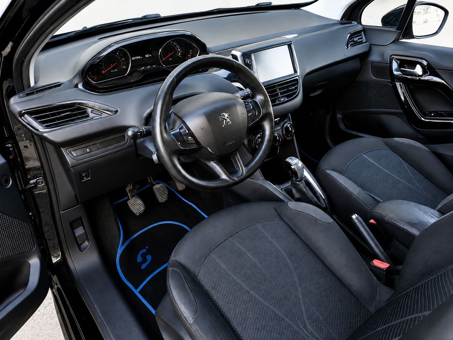Peugeot 208 — fotografia 11