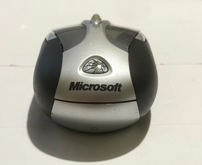 Microsoft Presenter Mouse 8000