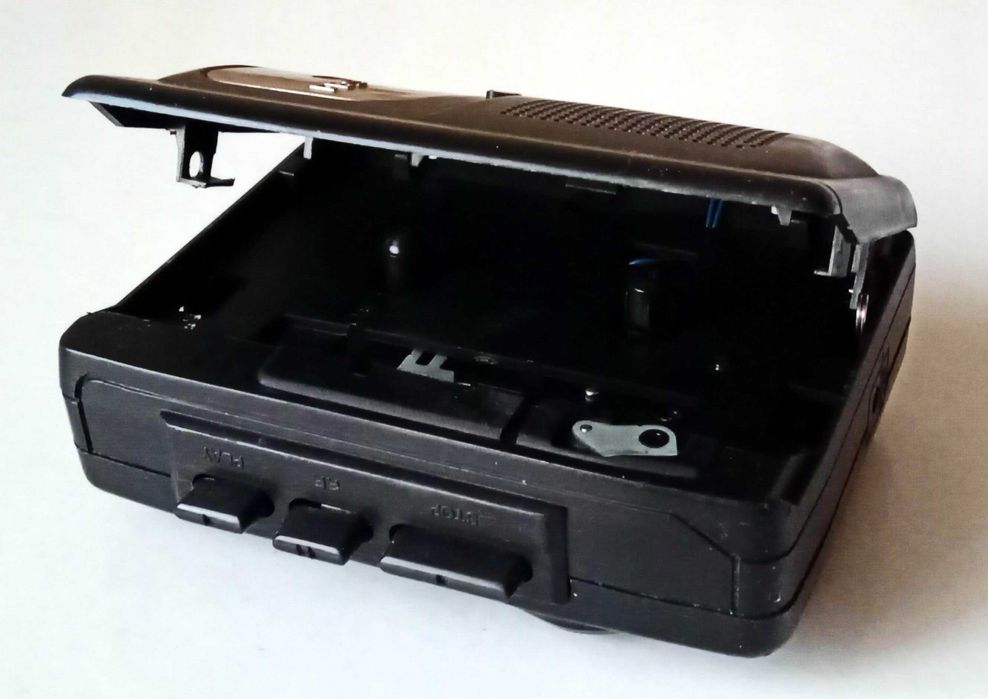 Кассетный аудиоплеер встроенный динамик