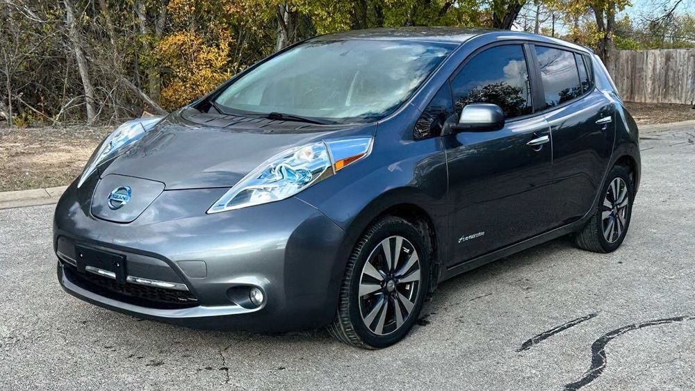 Nissan LEAF      2015