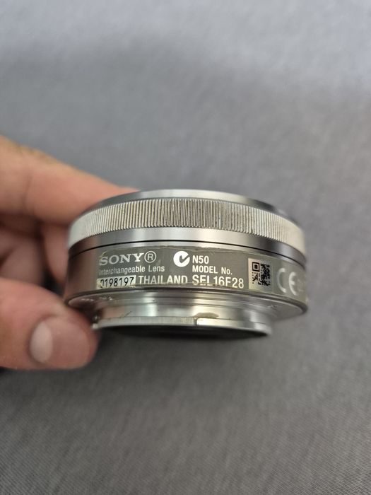 Sony E 16mm F/2.8 naleśnik