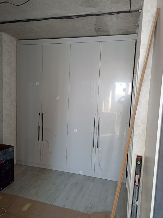 Кухні та меблі під замовлення