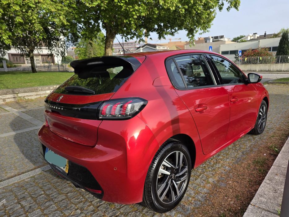 Impecável Peugeot 208 Allure gasolina, caixa automática 2019.