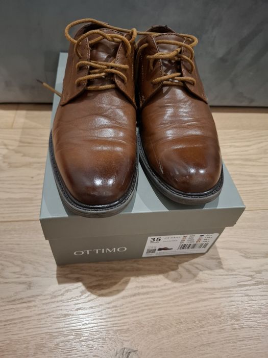 Buty eleganckie r. 35
