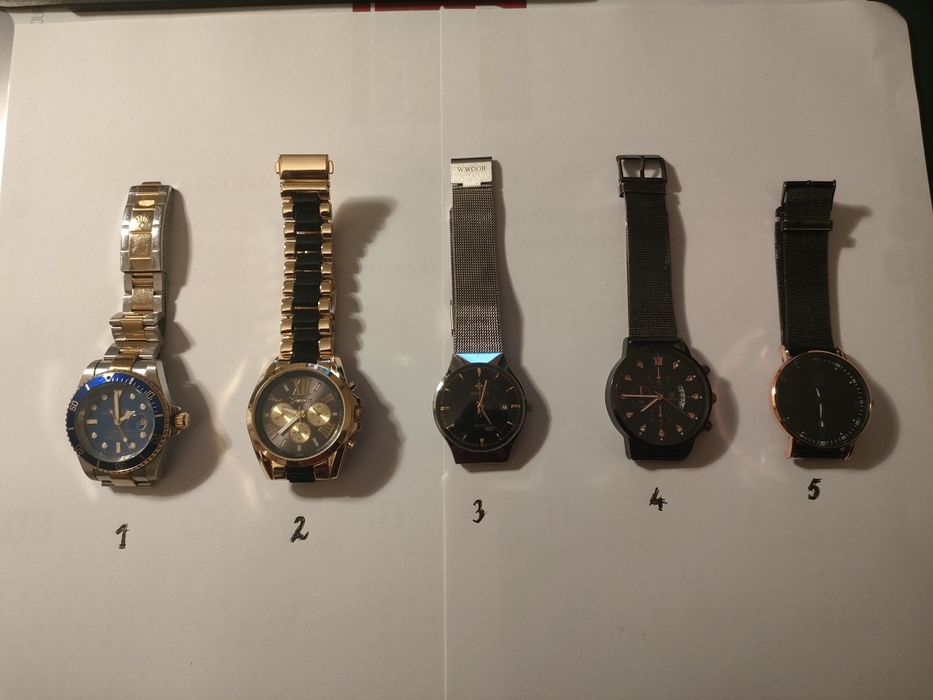 Relogios de pulso para homem trabalham a  pilhas