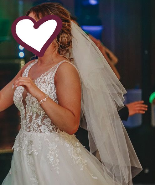 Suknia ślubna rozm. M z koronką + dodatki