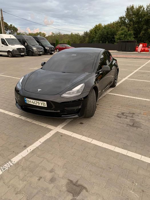 Продам Тесла model 3