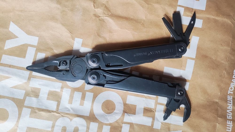 Leatherman Surge black