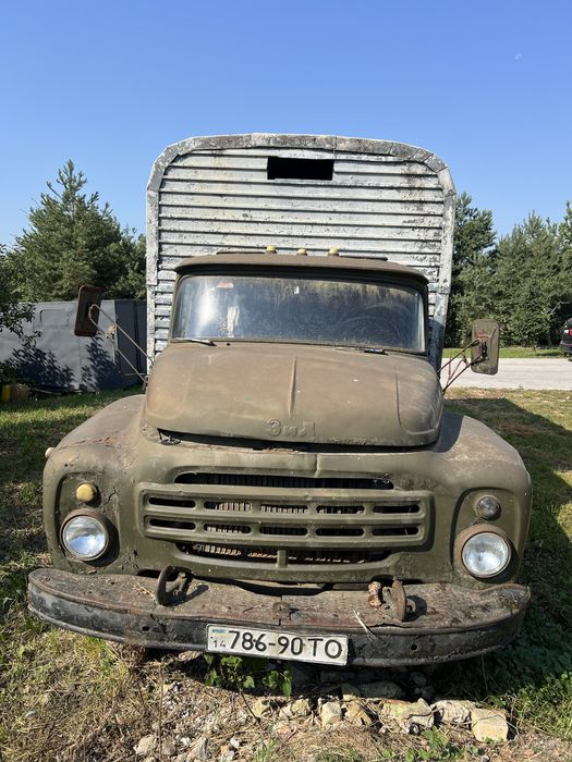 ЗІЛ-130 з фургоном під відновлення або брухт