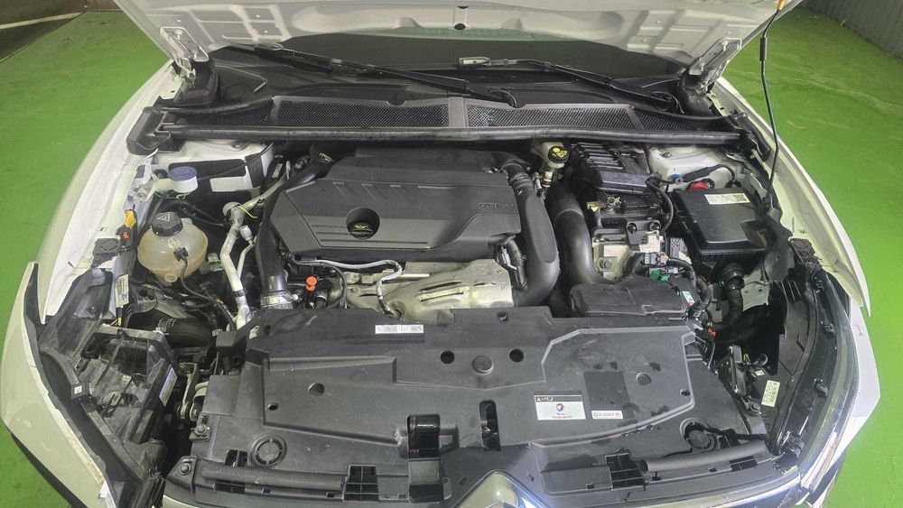 Citroen C5 X  1.6 Hybrid - Salvado