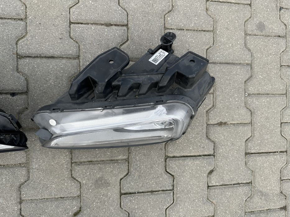 Lampa Prawa Lewa Zwykła Soczewka 8-PIN H7 Hyundai Kona