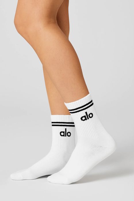 Спортивные носки Alo Yoga белые унисекс из хлопка