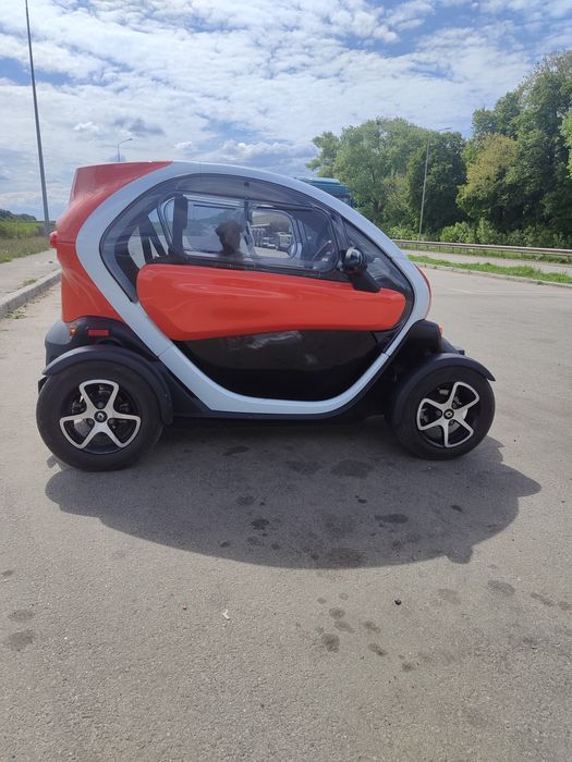 Рено.   .Твіззі..