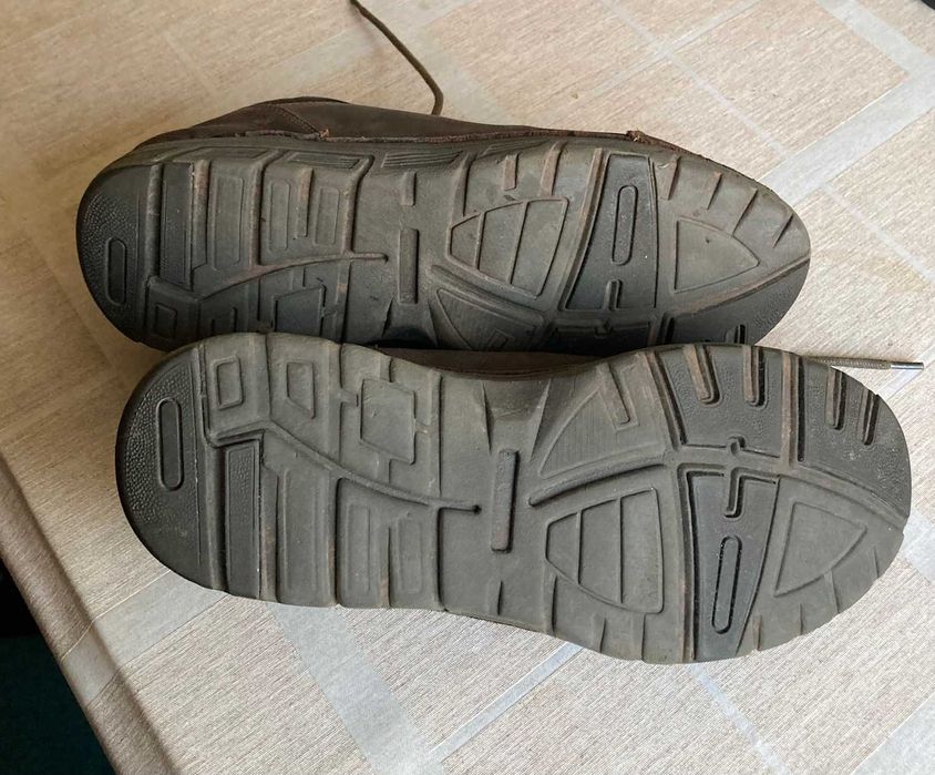 Sapato/Tenis Berg 43