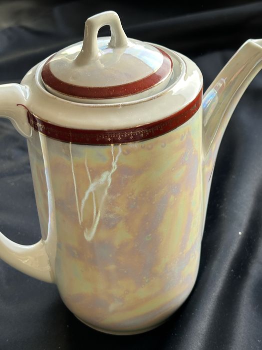 Bule de porcelana com pintura