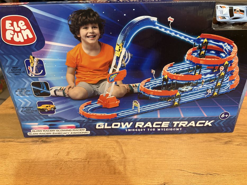 Tor wyścigowy świecący- glow race track