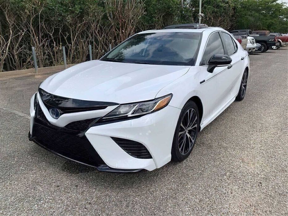 Toyota Camry SE      2019