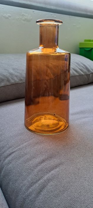 Jarra de vidro laranja