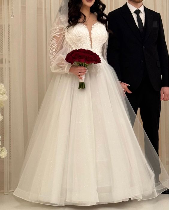 Весільна сукня пишна