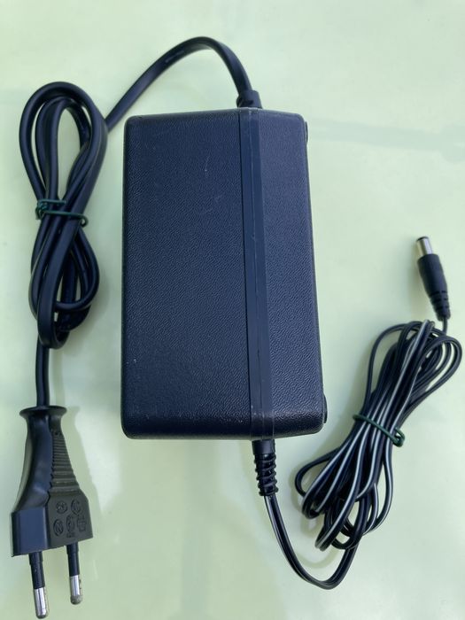 Samsung KNE-1412 AC Adaptor 14V 1,2A 28VA